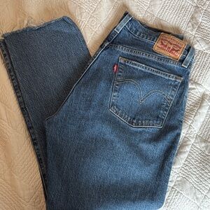 Levi's Classic 501 Straight Women’s Cropped Jeans in Denim Blue